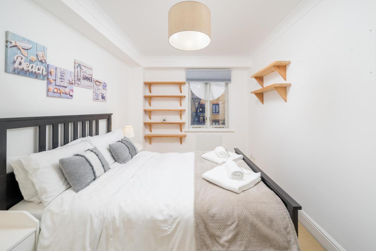 Crossharbour Canary Wharf 2 Bed Duplex Apartment London Exterior photo